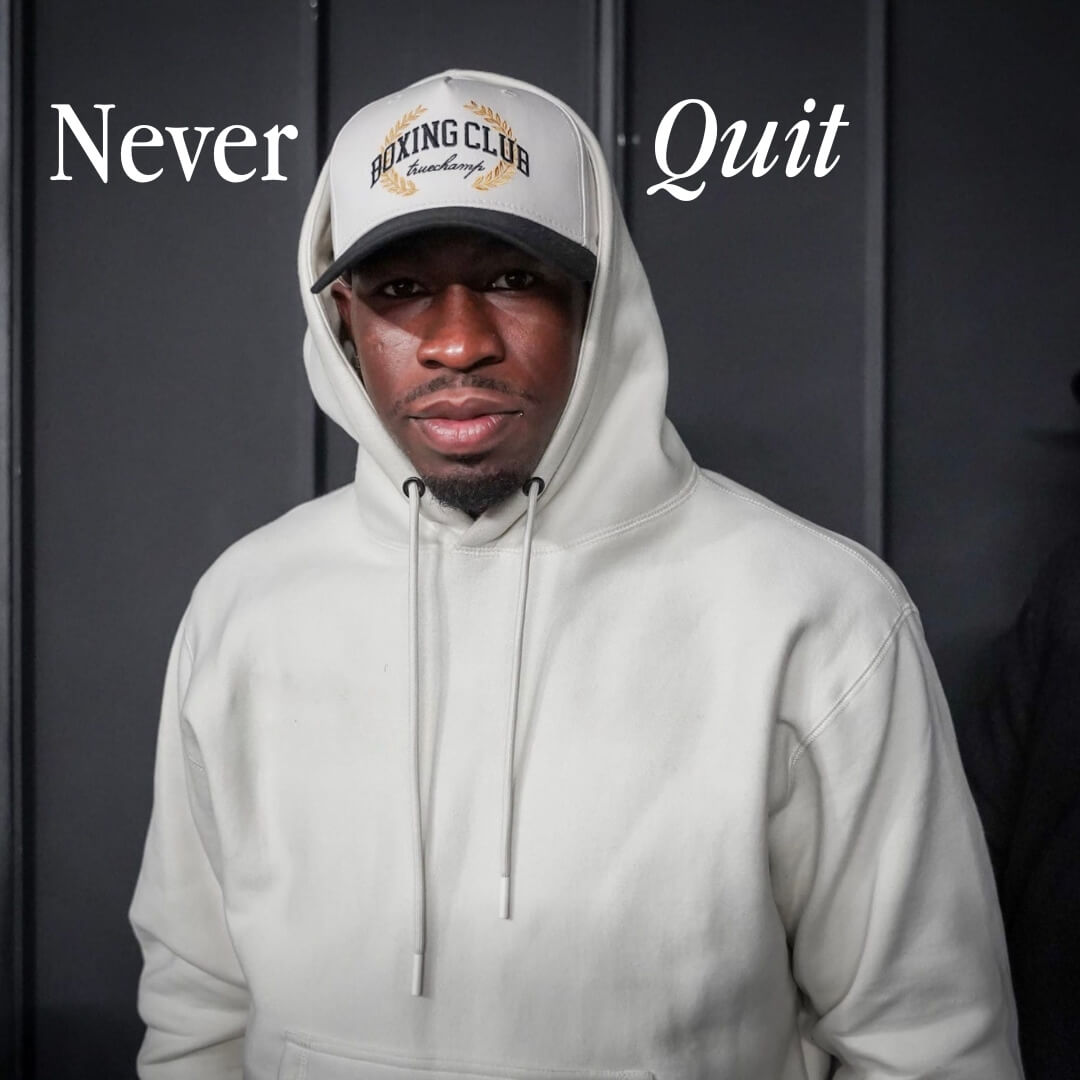 THE LAUREL WREATH SNAPBACK // BLACK & CRÉME